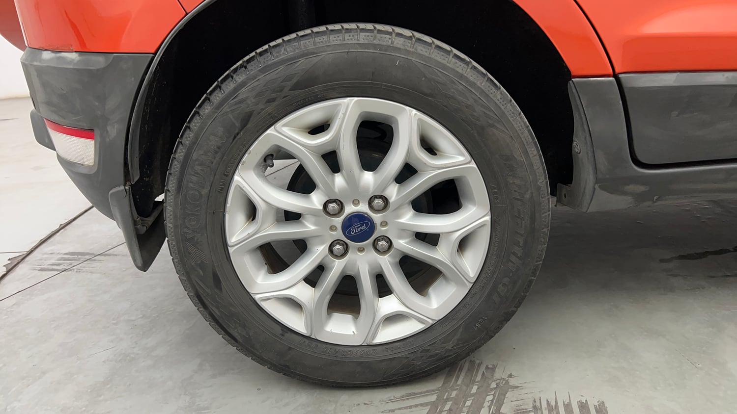 Used 2016 Ford EcoSport Titanium 1.5L Ti-VCT AT Petrol Automatic tyres RIGHT REAR TYRE RIM VIEW