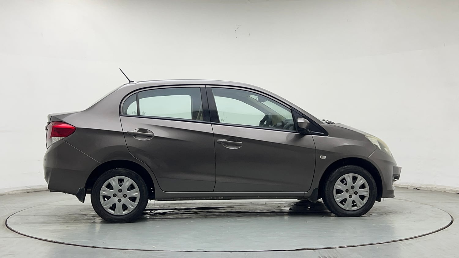 Used 2013 Honda Amaze 1.2 S i-VTEC Petrol Manual exterior RIGHT SIDE VIEW