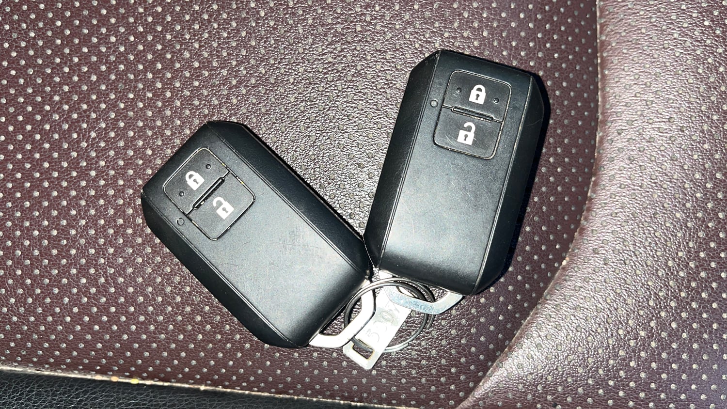 Used 2023 Maruti Suzuki Grand Vitara Alpha Smart Hybrid AT Petrol Automatic extra CAR KEY VIEW