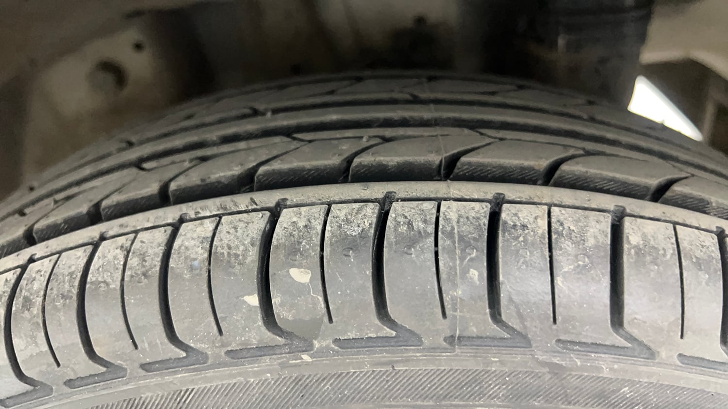 Used 2016 Hyundai Eon 1.0 Kappa Magna + (O) Petrol Manual tyres LEFT REAR TYRE TREAD VIEW