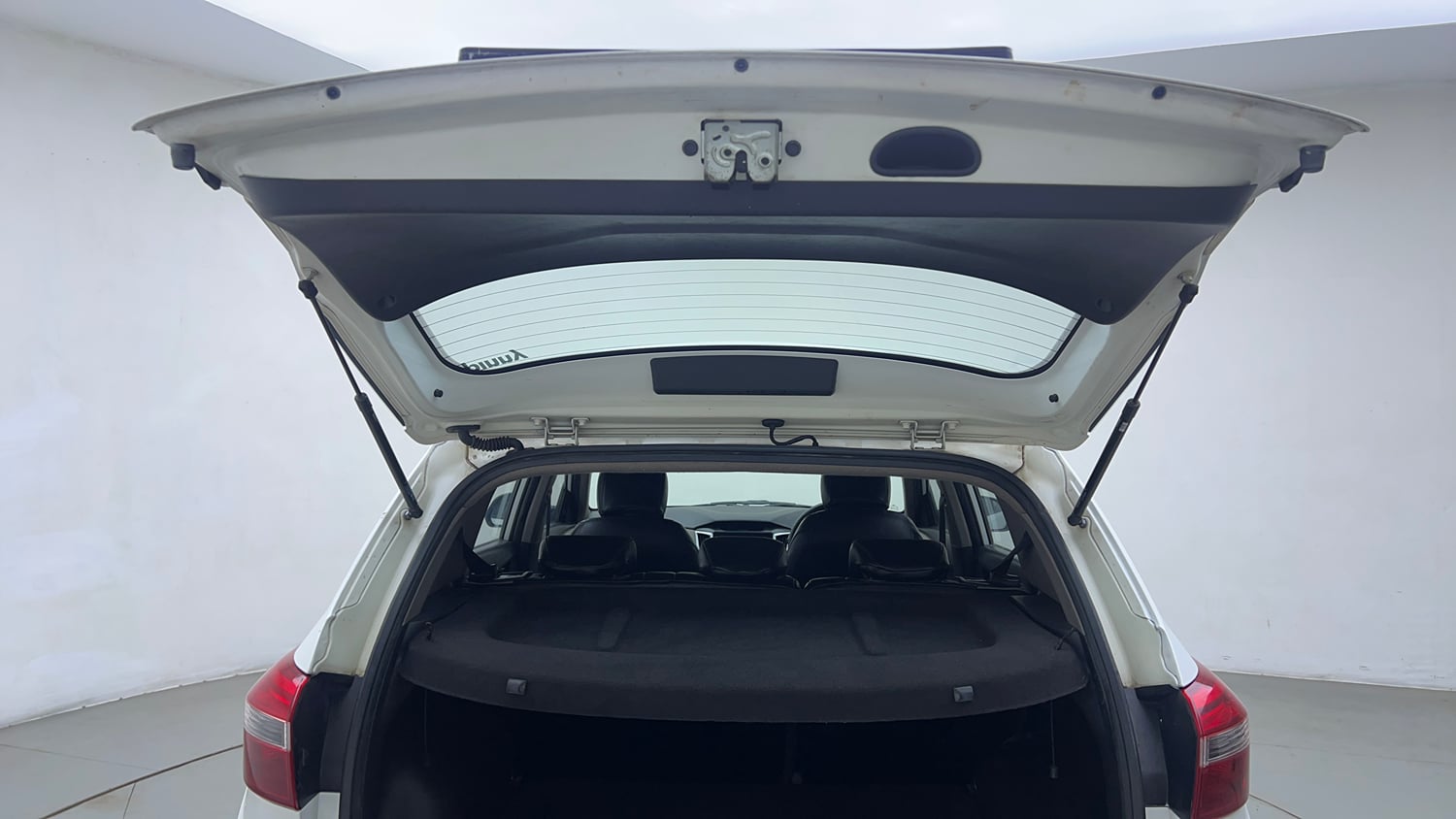 Used 2016 Hyundai Creta 1.6 SX Plus AT Petrol Petrol Automatic interior DICKY DOOR OPEN VIEW