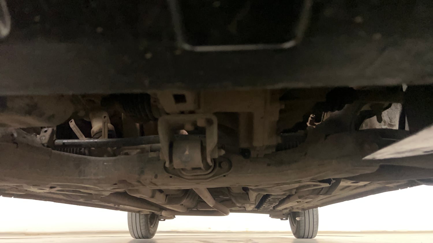 Used 2015 Hyundai Elite i20 Magna 1.2 Petrol Manual extra FRONT LEFT UNDERBODY VIEW