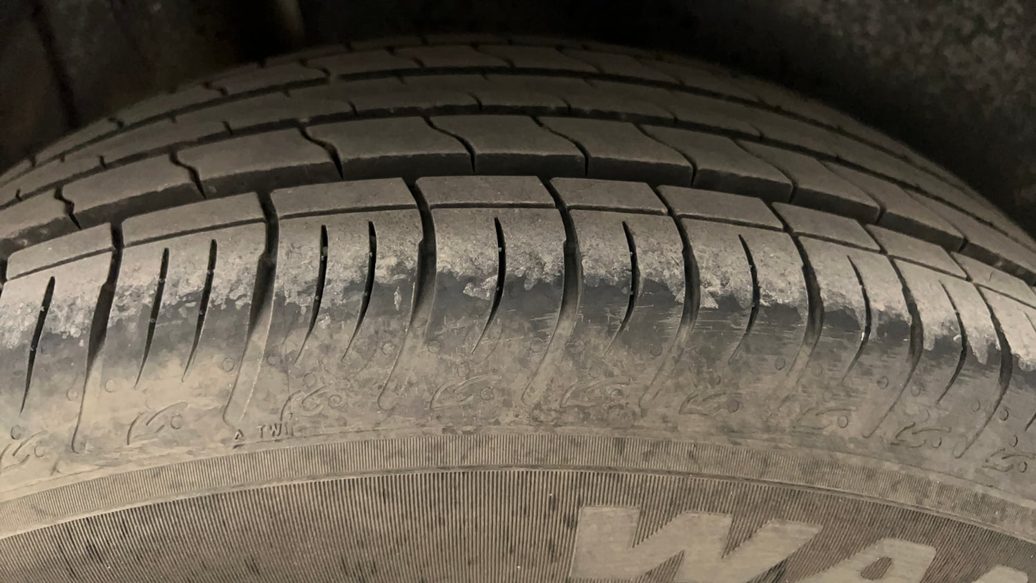 Used 2023 Maruti Suzuki Brezza VXi Petrol Manual tyres RIGHT REAR TYRE TREAD VIEW