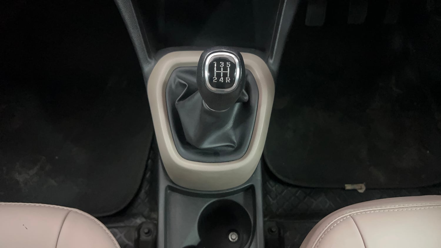 Used 2017 Hyundai Grand i10 Sportz (O) 1.2 Kappa VTVT Petrol Manual interior GEAR  KNOB VIEW