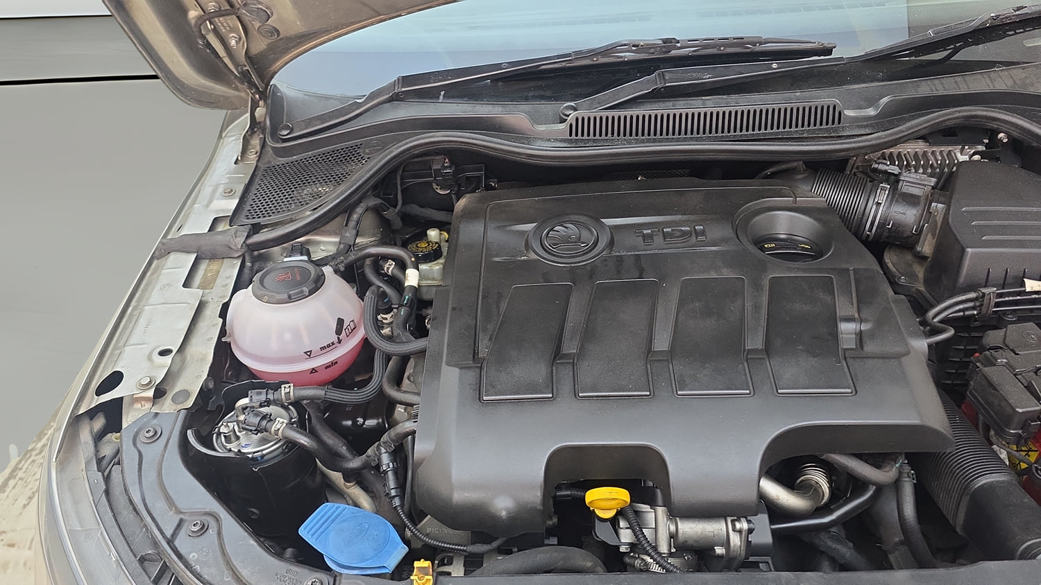 Used 2019 Skoda Rapid Ambition 1.5 TDI Diesel Manual engine ENGINE RIGHT SIDE VIEW