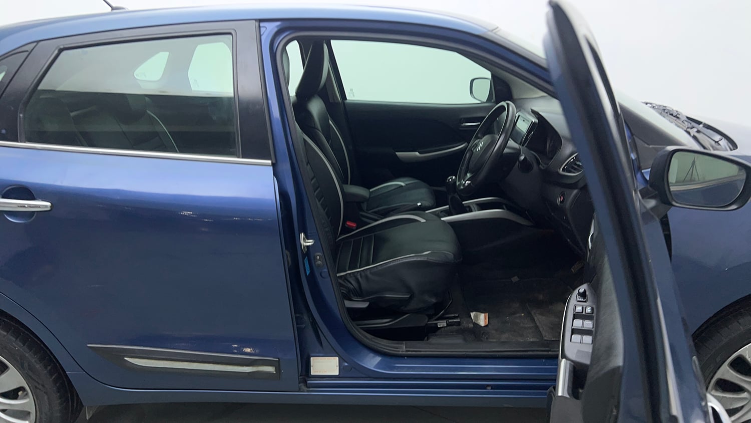 Used 2017 Maruti Suzuki Baleno Alpha 1.2 Petrol Manual interior RIGHT SIDE FRONT DOOR CABIN VIEW