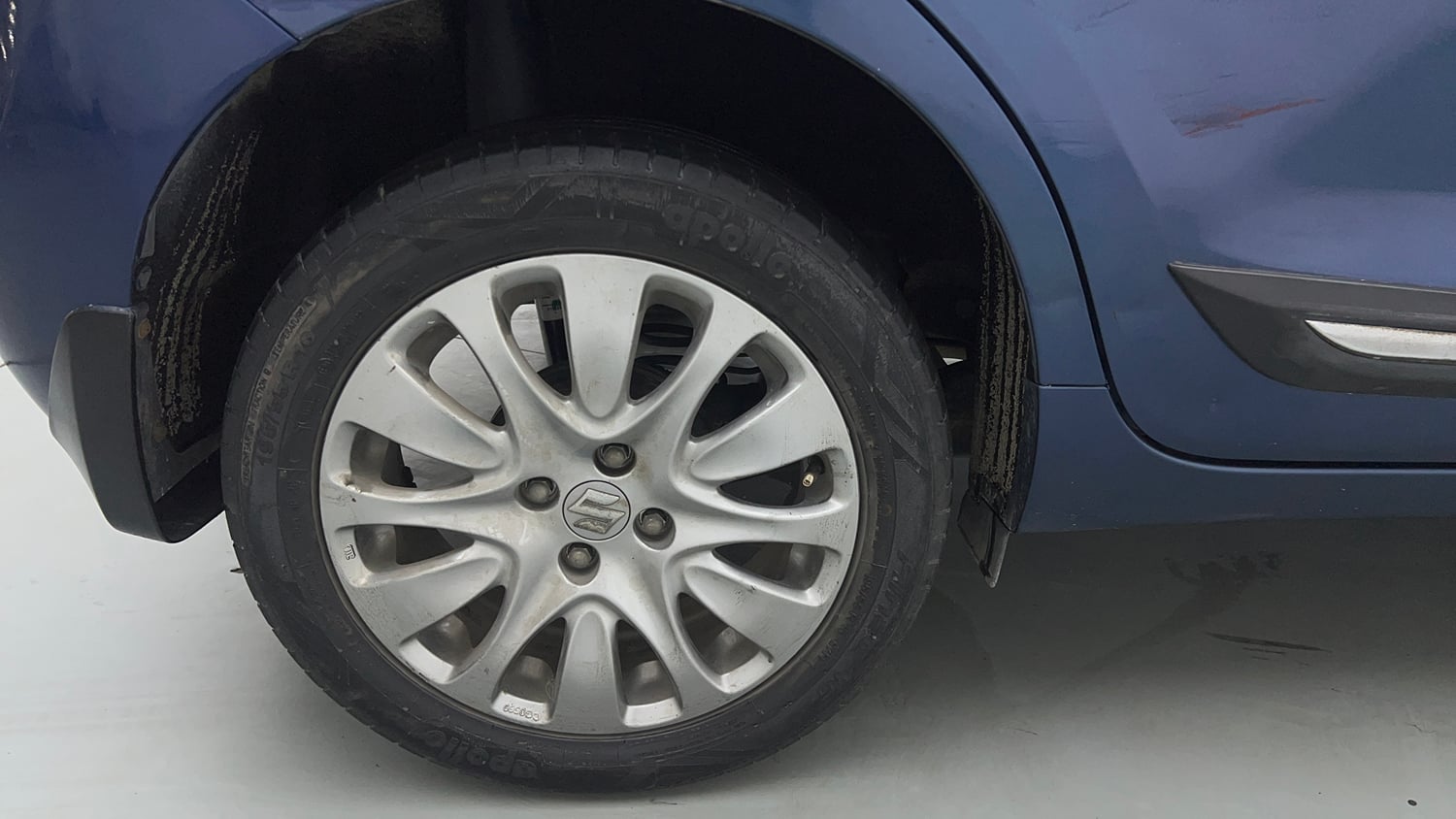 Used 2017 Maruti Suzuki Baleno Alpha 1.2 Petrol Manual tyres RIGHT REAR TYRE RIM VIEW