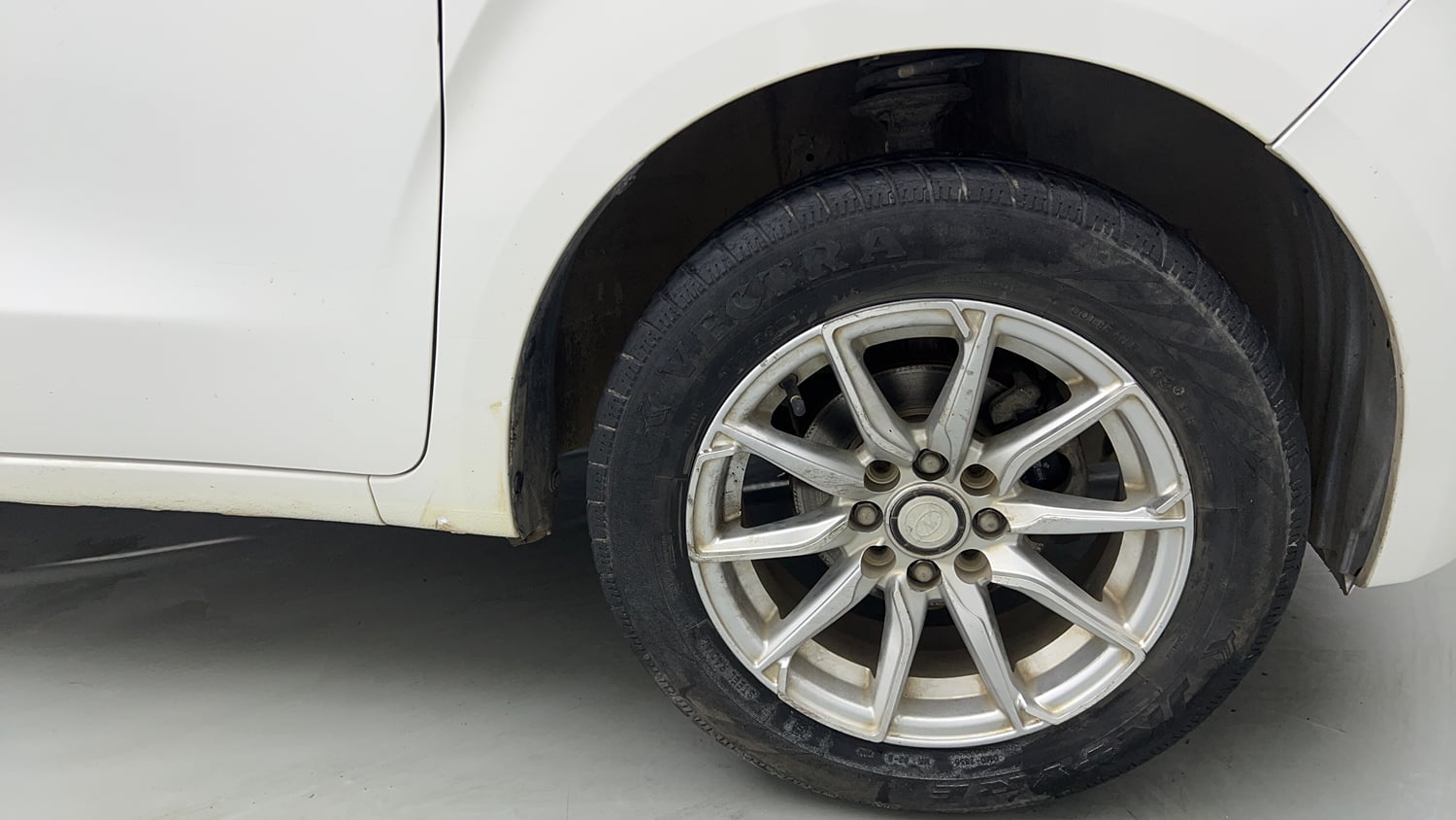 Used 2021 Maruti Suzuki Wagon R 1.0 LXI CNG (Outside Fitted) Cng Manual tyres RIGHT FRONT TYRE RIM VIEW