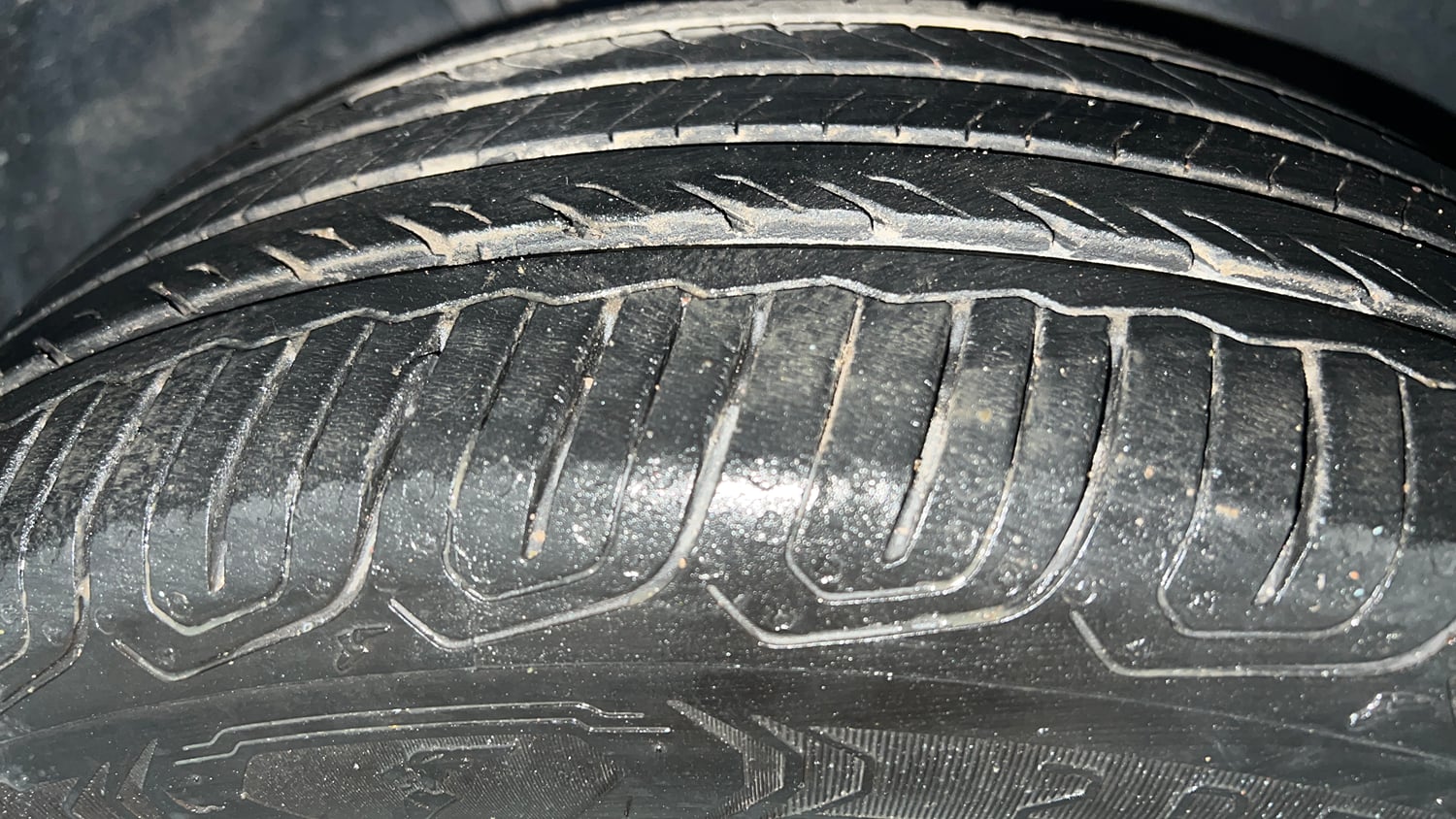 Used 2023 Skoda Slavia Style 1.5L TSI DSG Petrol Automatic tyres RIGHT FRONT TYRE TREAD VIEW