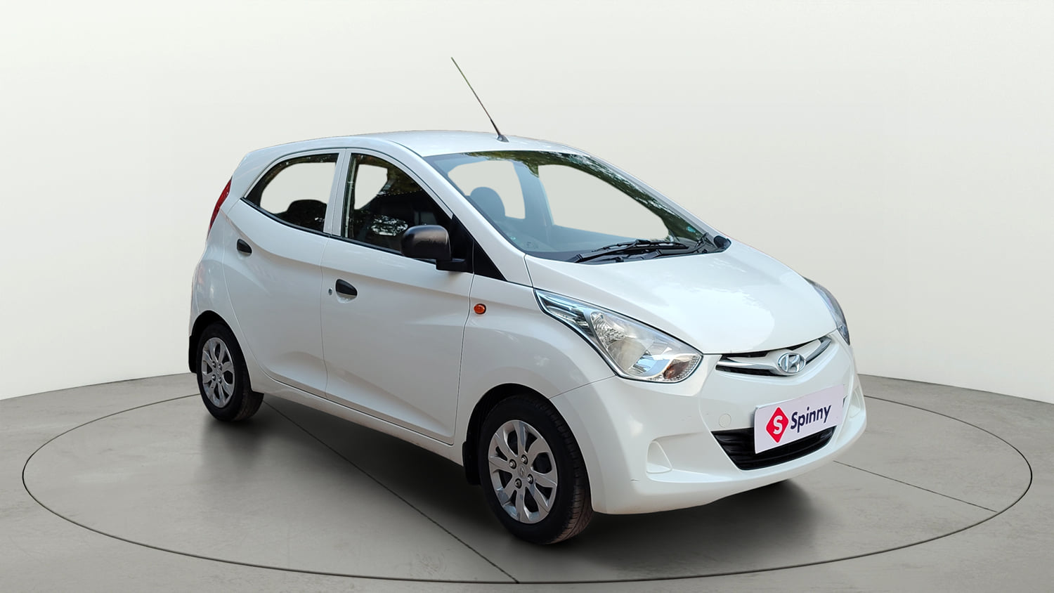 Used 2017 Hyundai Eon Magna + Petrol Manual exterior RIGHT FRONT CORNER VIEW