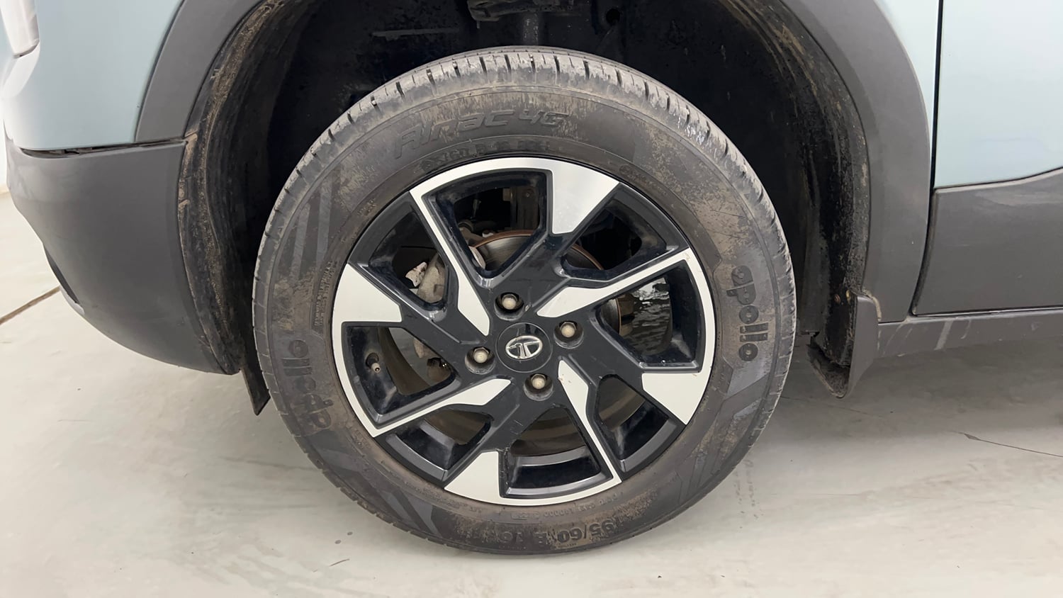 Used 2023 Tata Punch Creative Dual Tone Petrol Manual tyres LEFT FRONT TYRE RIM VIEW