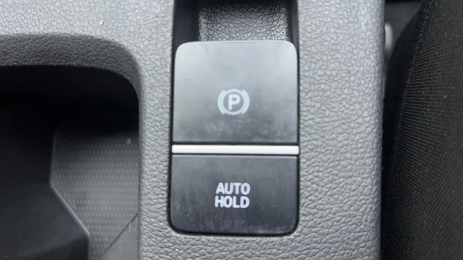 Used 2023 Hyundai Alcazar Platinum 7 STR 1.5 Turbo Petrol Petrol Manual top_features Electronic parking brake