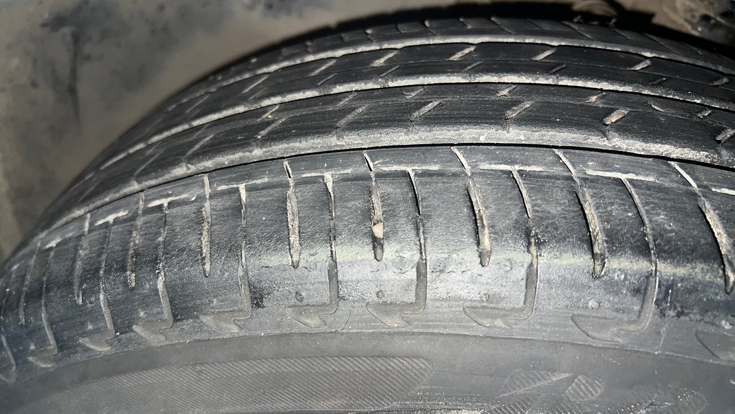 Used 2023 Maruti Suzuki Ignis Alpha 1.2 AMT Petrol Automatic tyres LEFT FRONT TYRE TREAD VIEW