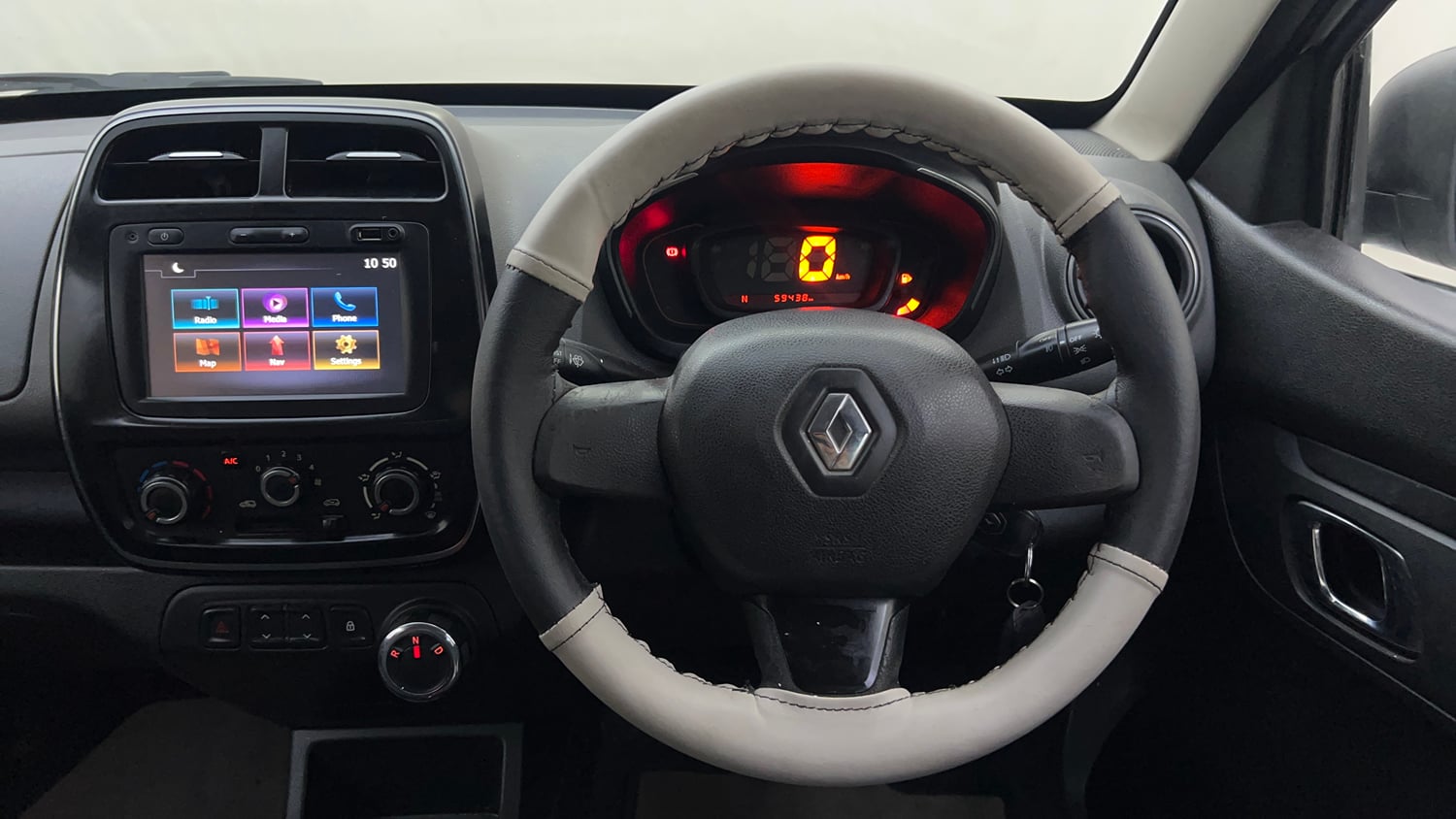 Used 2018 Renault Kwid 1.0 RXT AMT Petrol Automatic interior STEERING VIEW