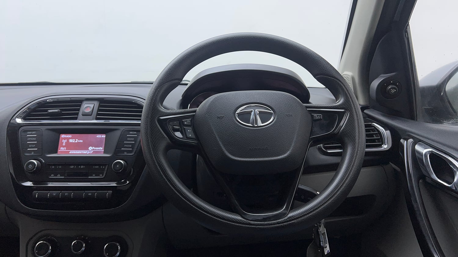 Used 2019 Tata Tiago Revotron XZ w/o Alloy Petrol Manual interior STEERING VIEW