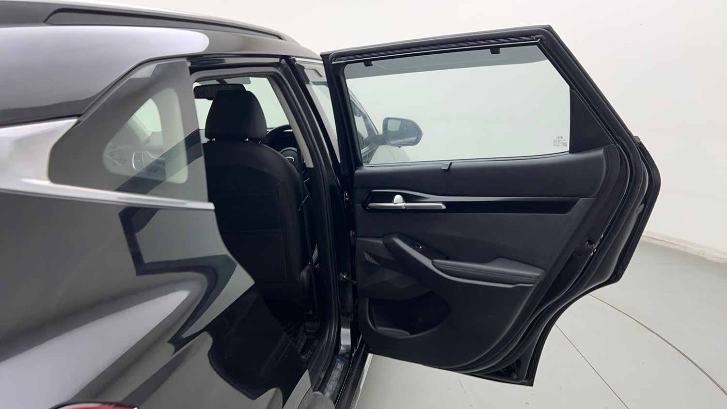 Used 2020 Kia Seltos Anniversary Edition 1.5 Petrol Manual interior RIGHT REAR DOOR OPEN VIEW