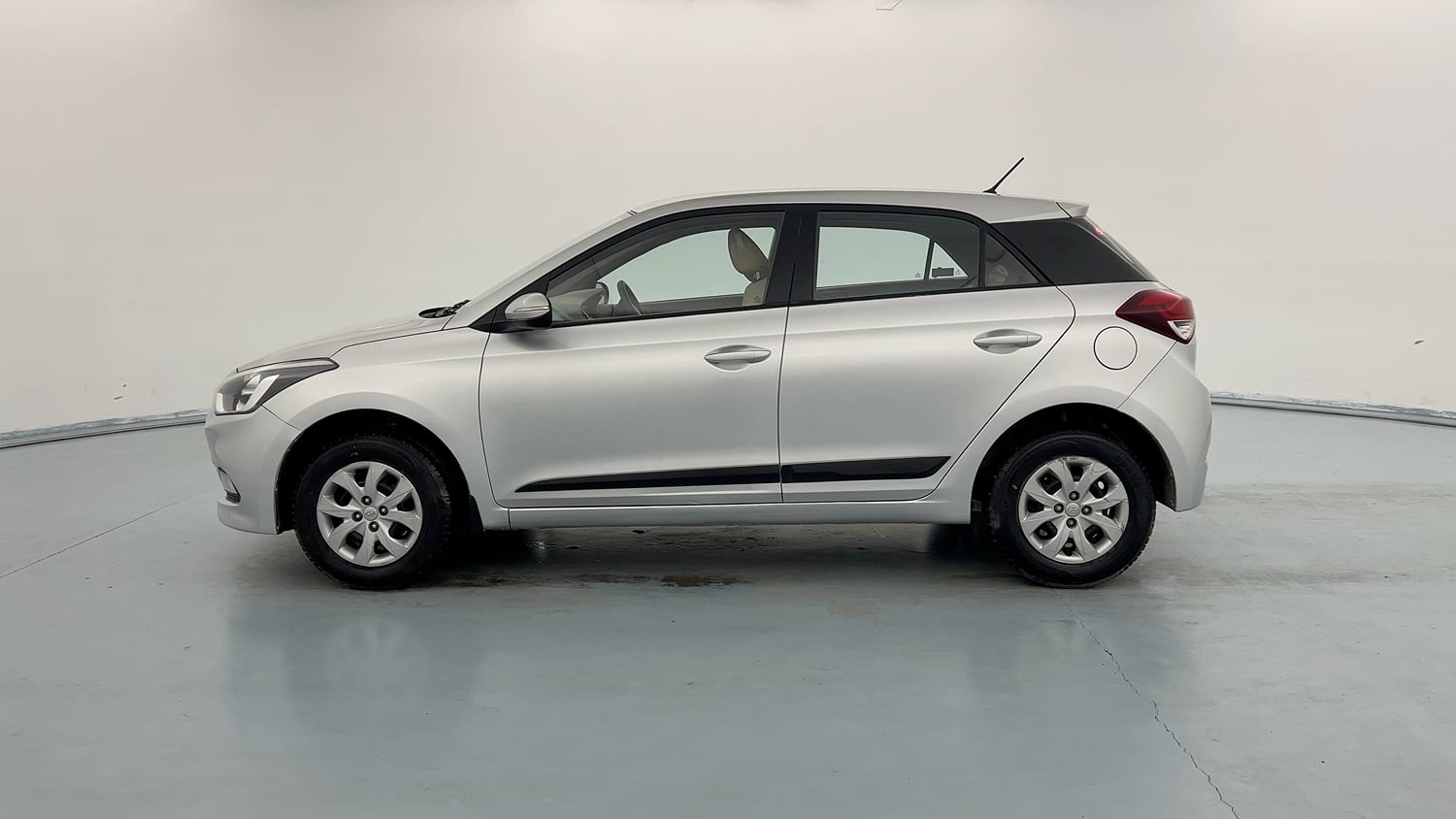 Used 2015 Hyundai Elite i20 Sportz 1.2 Petrol Manual exterior LEFT SIDE VIEW