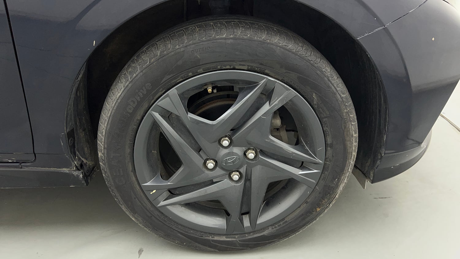 Used 2020 Hyundai i20 Sportz 1.2 MT Petrol Manual tyres RIGHT FRONT TYRE RIM VIEW
