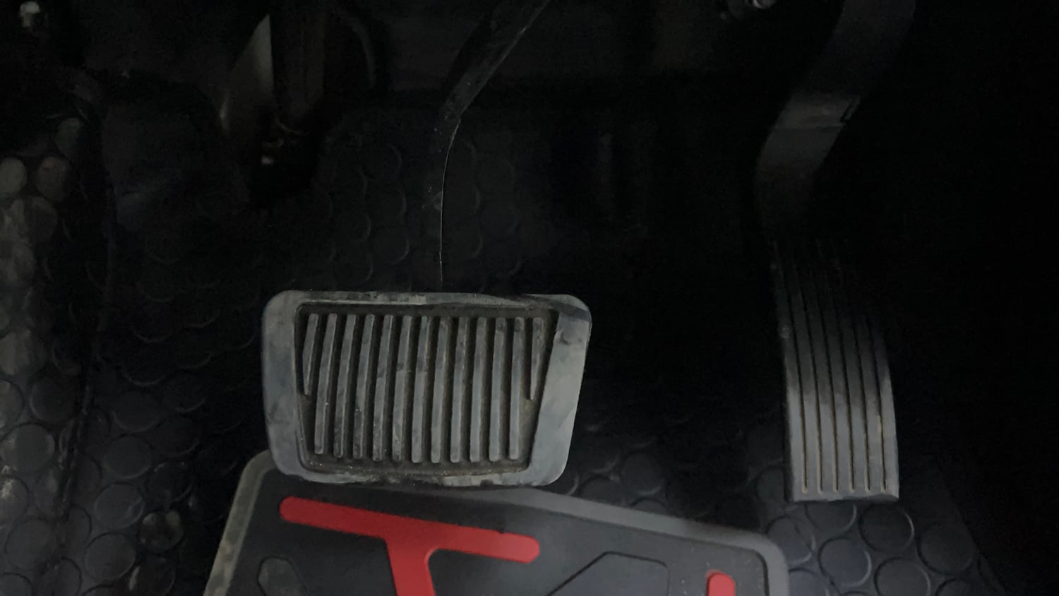 Used 2025 Hyundai Venue SX (O) 1.0 Turbo DCT Petrol Automatic interior PEDALS VIEW