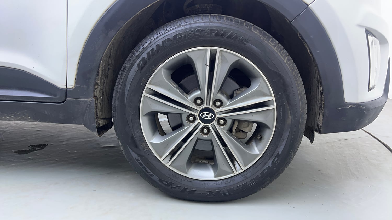 Used 2016 Hyundai Creta 1.6 SX Plus AT Petrol Petrol Automatic tyres RIGHT FRONT TYRE RIM VIEW