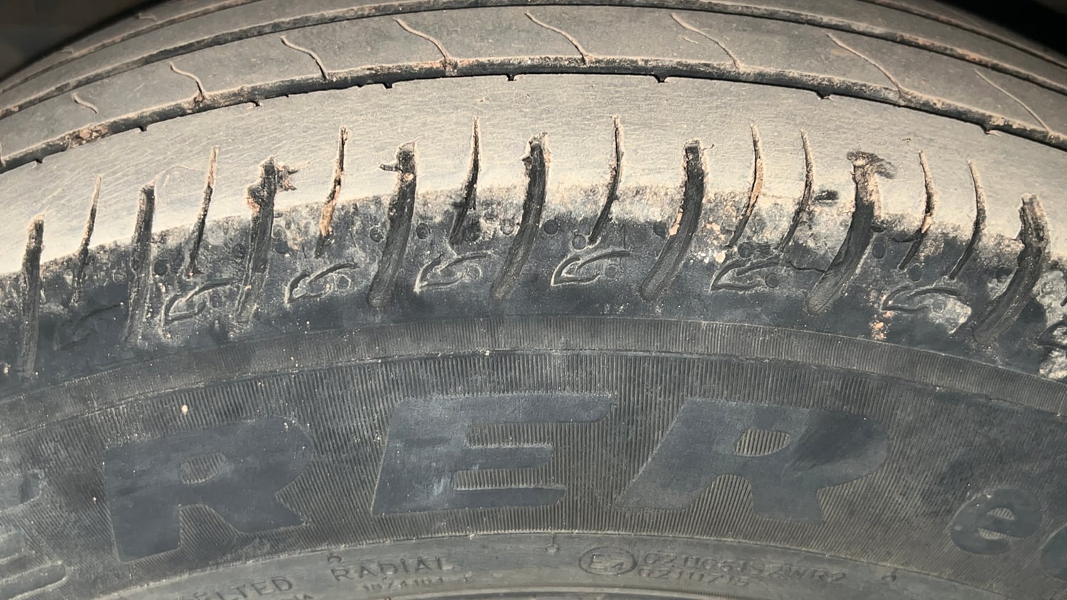Used 2022 Mahindra XUV 300 W8 (O) 1.2 Petrol Petrol Manual tyres LEFT FRONT TYRE TREAD VIEW
