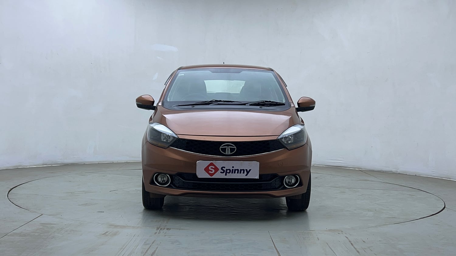 Used 2018 Tata Tigor Revotron XZA Petrol Automatic exterior FRONT VIEW