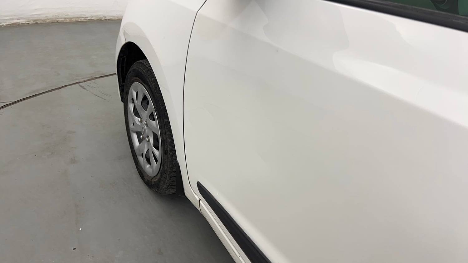Used 2017 Hyundai Grand i10 Sportz (O) 1.2 Kappa VTVT Petrol Manual dents MINOR DENT