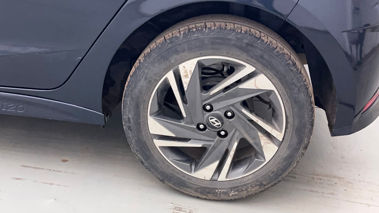 Used 2023 Hyundai i20 Asta 1.2 MT Petrol Manual tyres LEFT REAR TYRE RIM VIEW