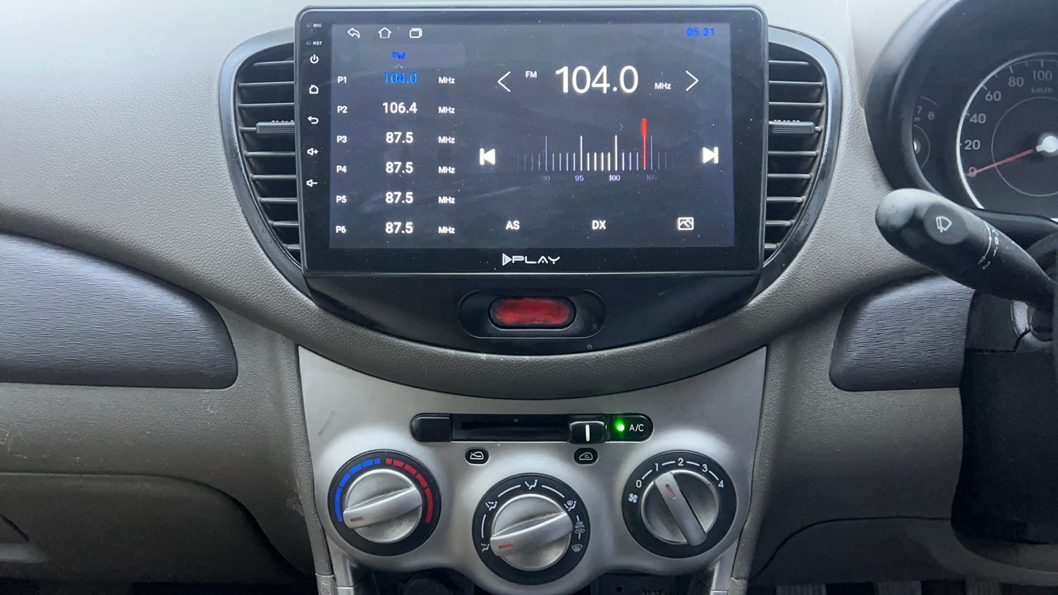 Used 2014 Hyundai i10 Sportz 1.1 iRDE2 Petrol Manual interior MUSIC SYSTEM & AC CONTROL VIEW