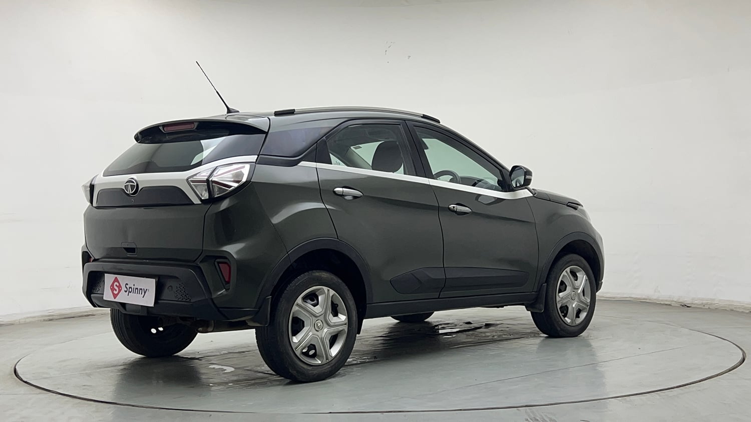 Used 2021 Tata Nexon XM Petrol Manual exterior RIGHT REAR CORNER VIEW
