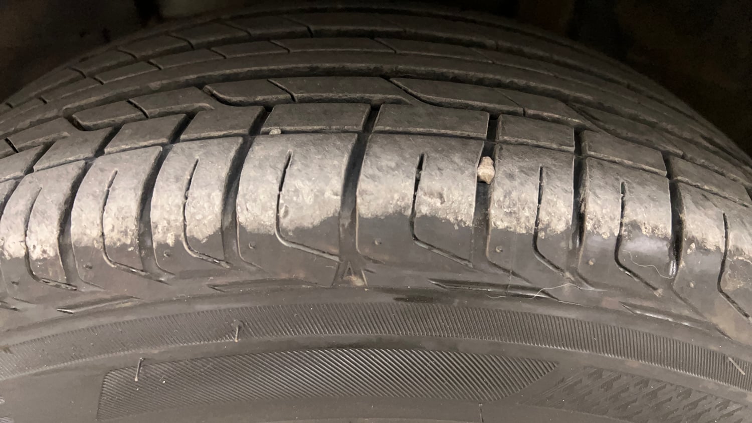 Used 2024 Tata Nexon Creative Plus S 1.2 Revotron Petrol 7DCA Petrol Automatic tyres LEFT FRONT TYRE TREAD VIEW