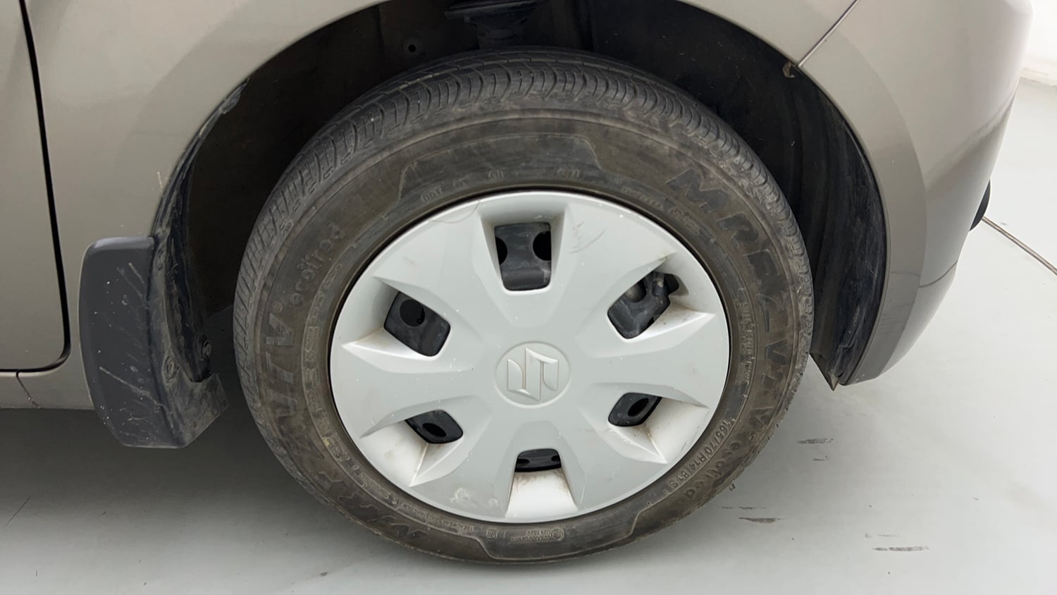 Used 2025 Maruti Suzuki Wagon R VXI 1.0 CNG Cng Manual tyres RIGHT FRONT TYRE RIM VIEW
