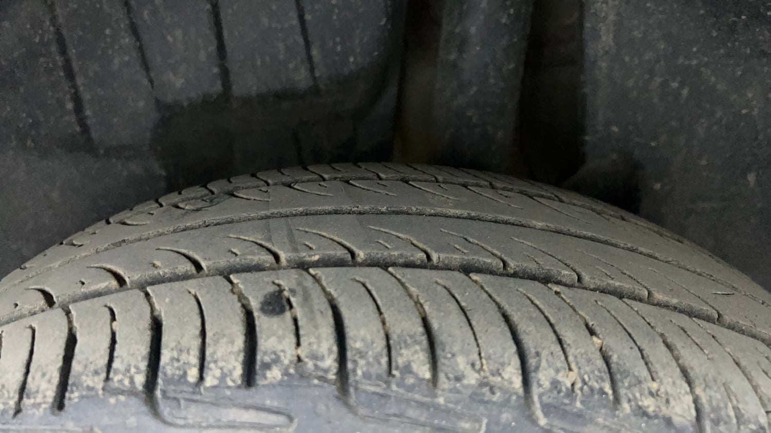 Used 2020 Maruti Suzuki Swift ZXi Plus AMT Petrol Automatic tyres LEFT REAR TYRE TREAD VIEW