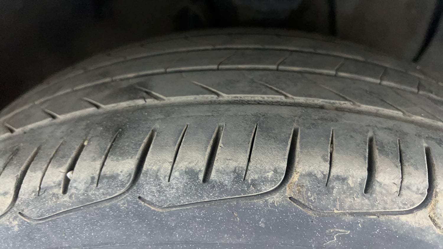 Used 2017 Hyundai Elite i20 Asta 1.2 Petrol Manual tyres RIGHT FRONT TYRE TREAD VIEW