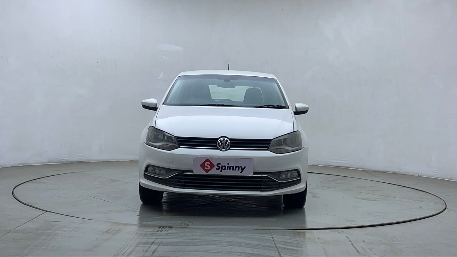 Used 2017 Volkswagen Polo Highline1.2L (P) Petrol Manual exterior FRONT VIEW