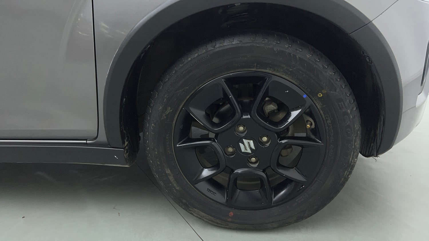 Used 2023 Maruti Suzuki Ignis Alpha 1.2 AMT Petrol Automatic tyres RIGHT FRONT TYRE RIM VIEW