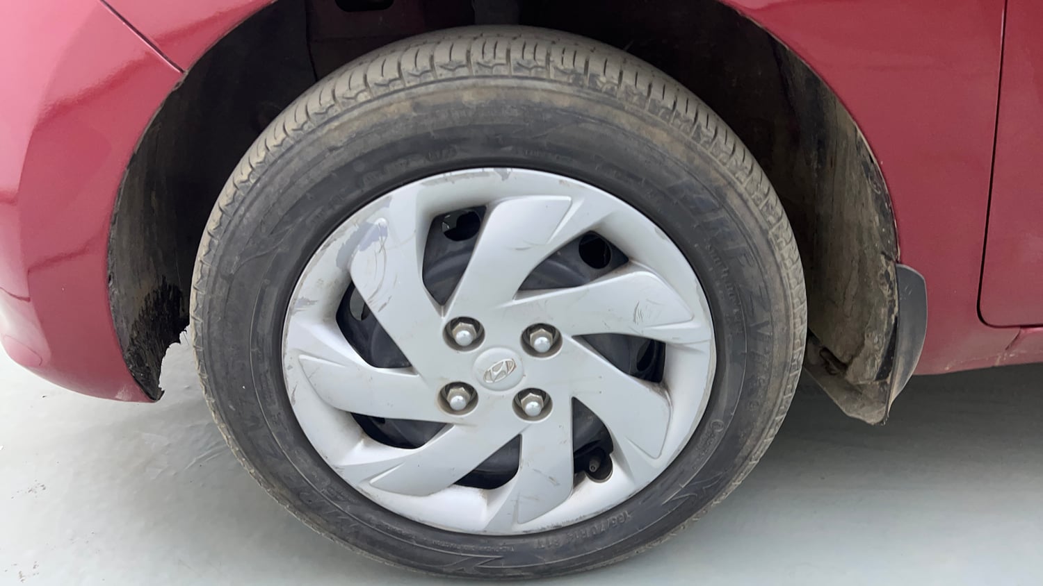 Used 2022 Hyundai Santro Sportz Petrol Manual tyres LEFT FRONT TYRE RIM VIEW