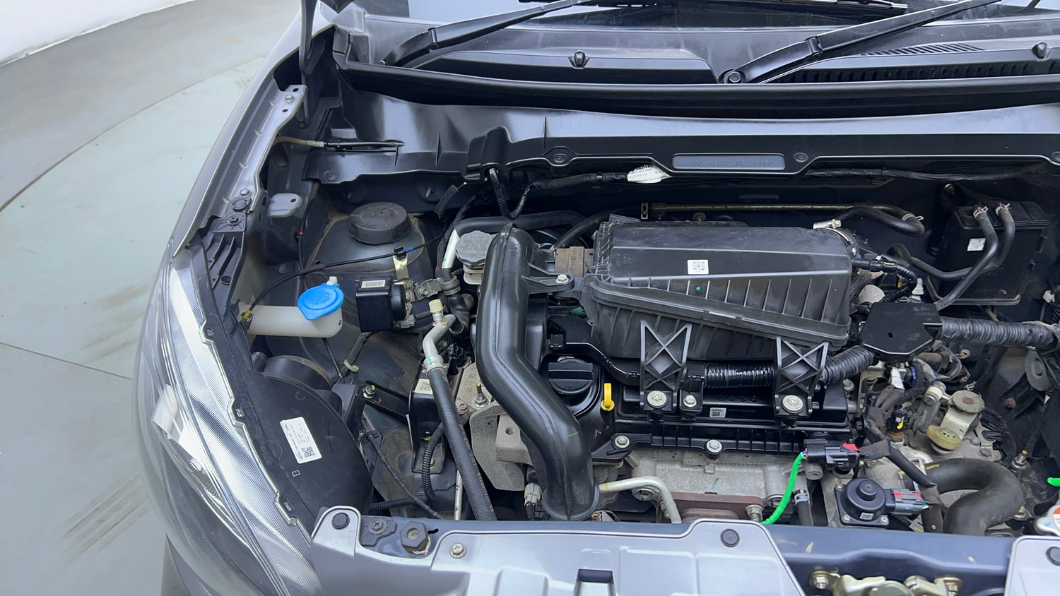 Used 2023 Maruti Suzuki Celerio ZXi Petrol Manual engine ENGINE RIGHT SIDE VIEW
