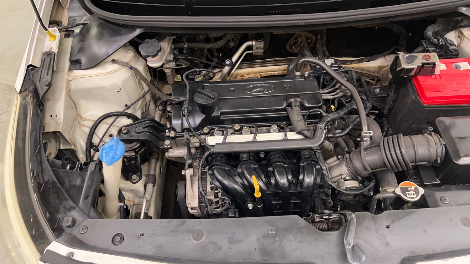 Used 2015 Hyundai Elite i20 Magna 1.2 Petrol Manual engine ENGINE RIGHT SIDE VIEW