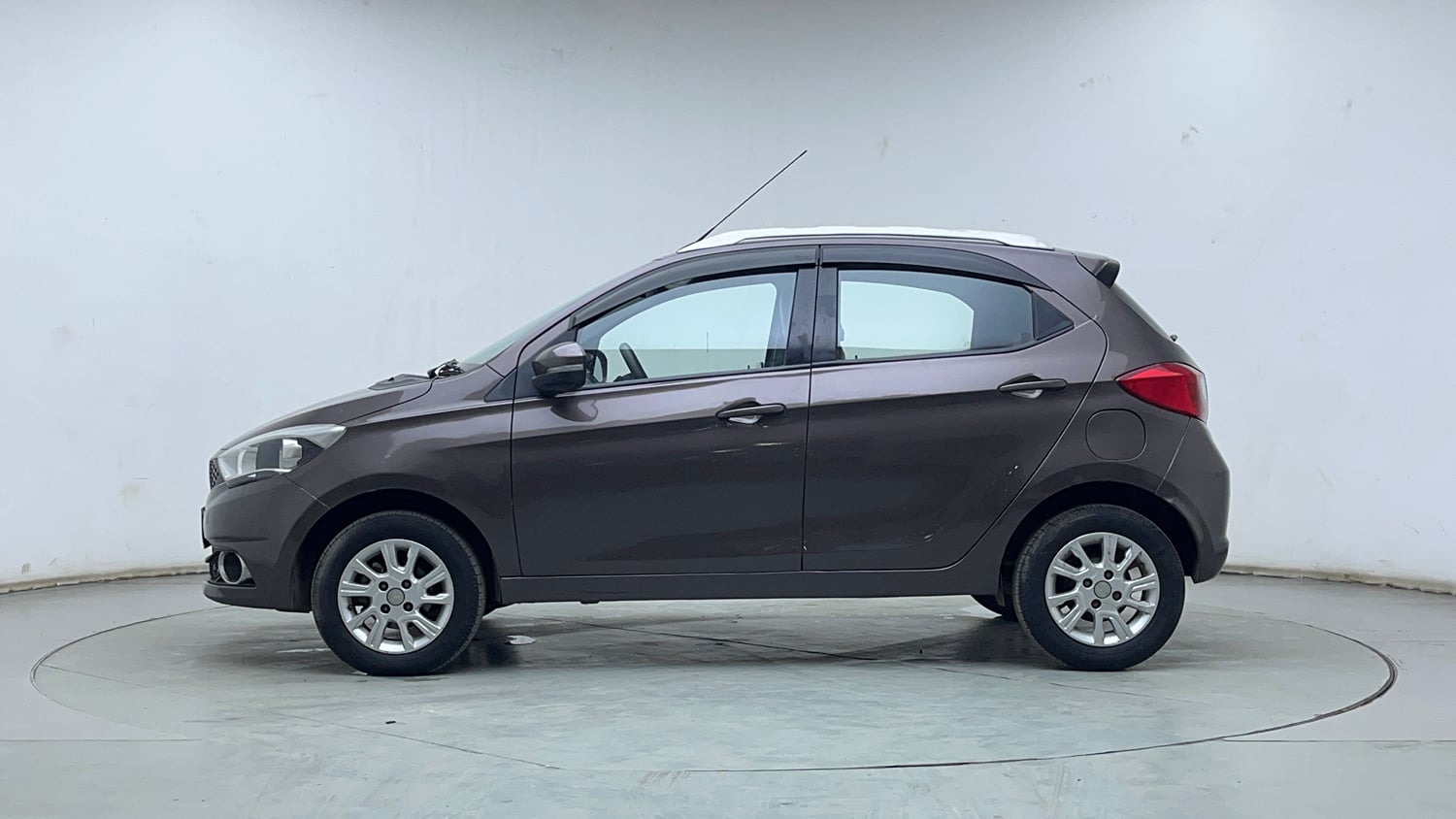 Used 2018 Tata Tiago Revotron XZA Petrol Automatic exterior LEFT SIDE VIEW