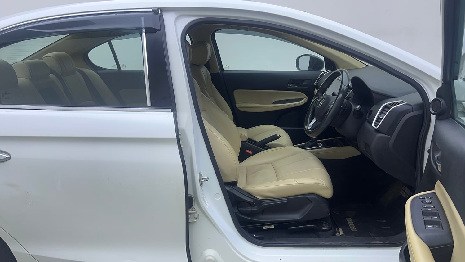 Used 2021 Honda City ZX CVT Petrol Petrol Automatic interior RIGHT SIDE FRONT DOOR CABIN VIEW