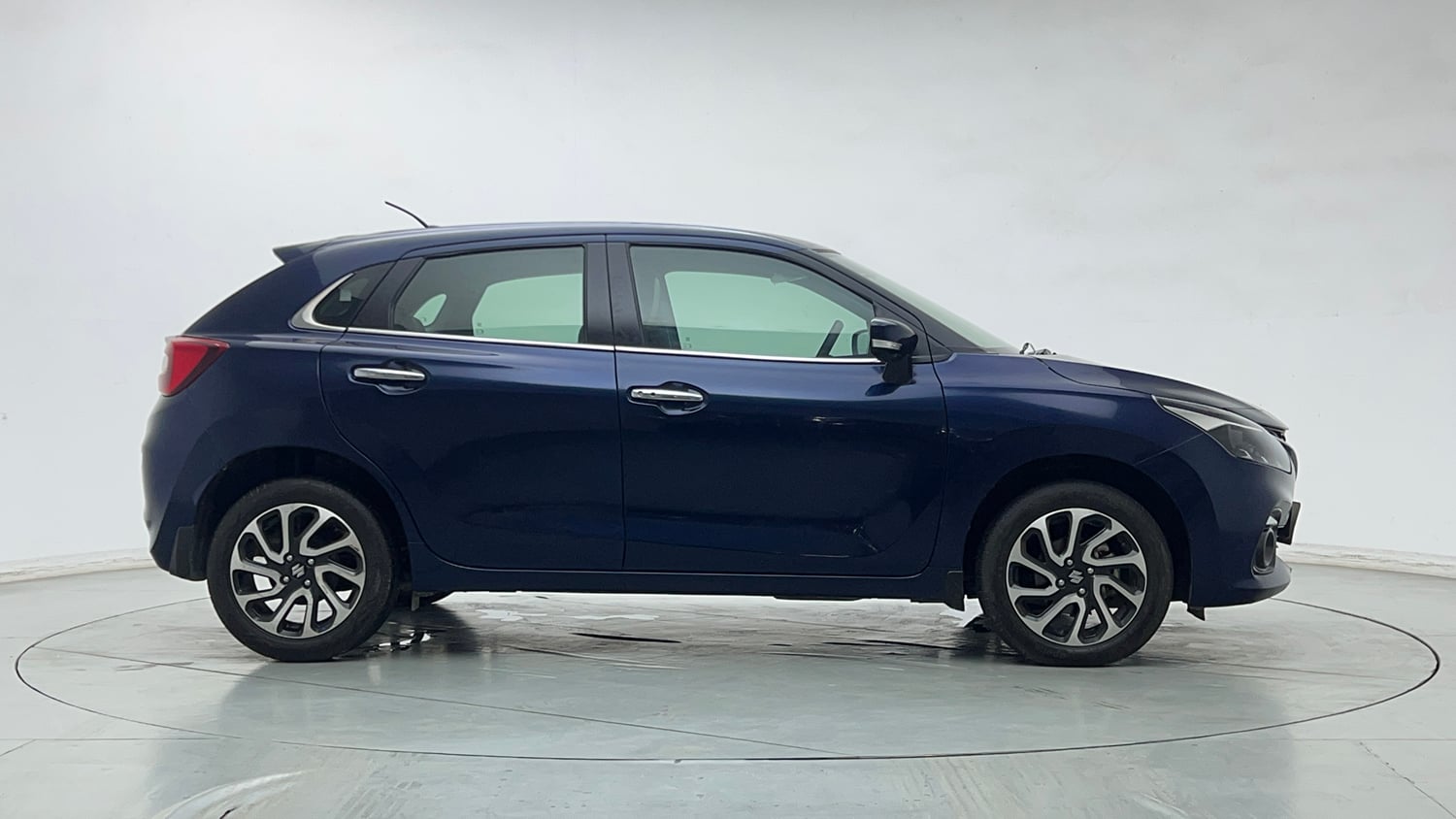 Used 2025 Maruti Suzuki Baleno Alpha MT Petrol Manual exterior RIGHT SIDE VIEW