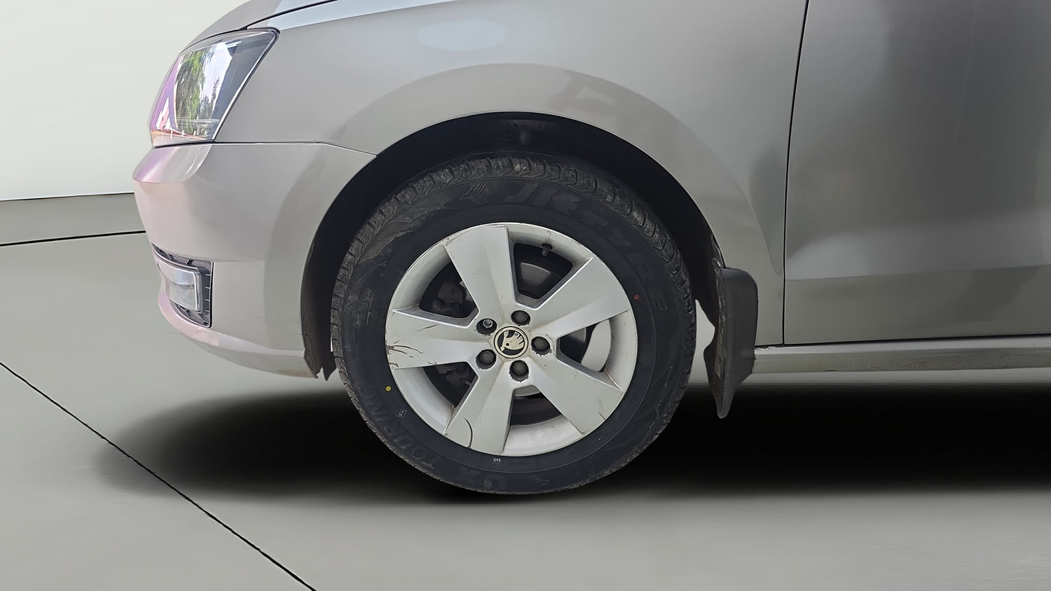Used 2019 Skoda Rapid Ambition 1.5 TDI Diesel Manual tyres LEFT FRONT TYRE RIM VIEW