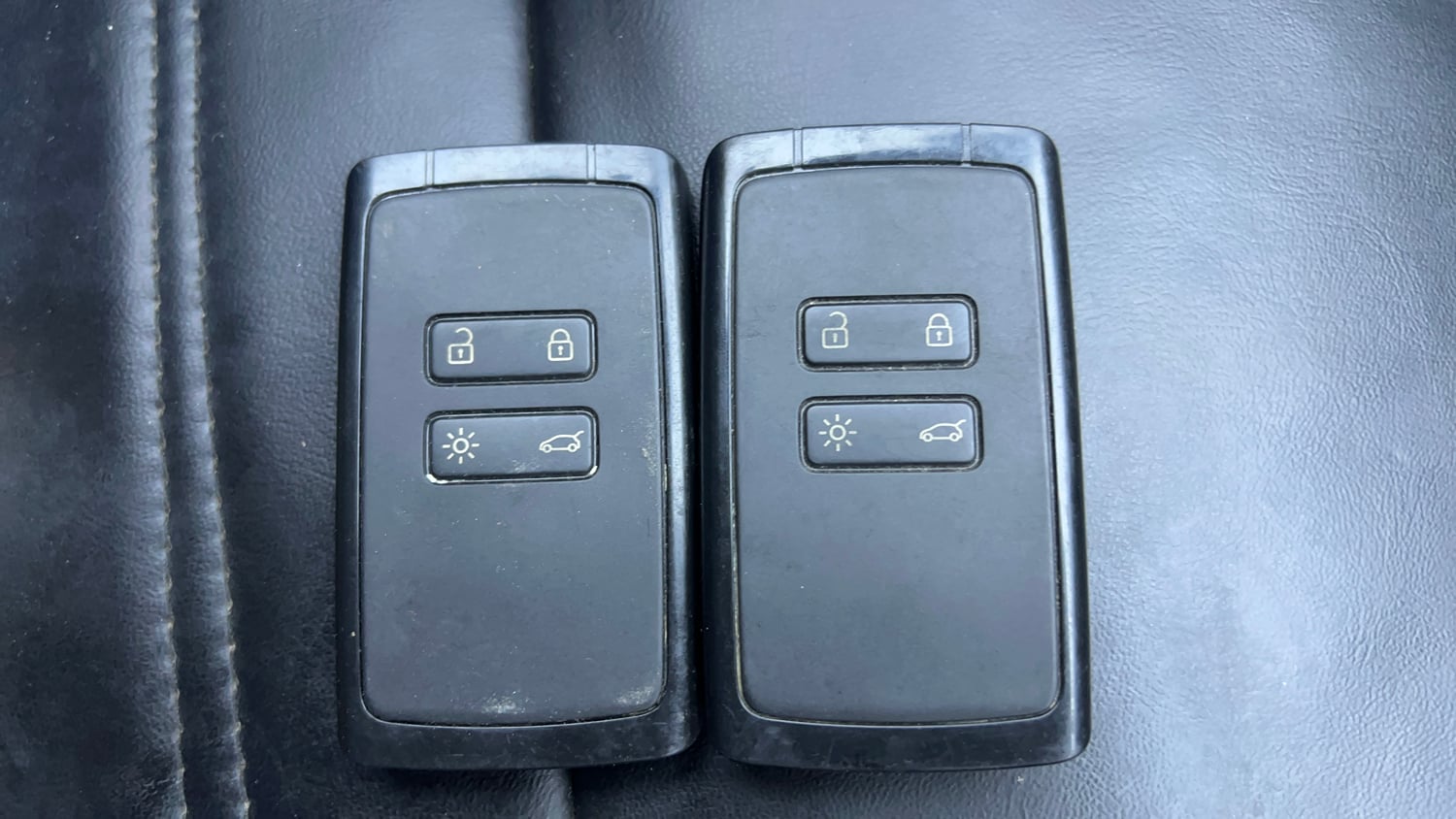 Used 2021 Renault Triber RXZ CNG (outside fitted) Cng Manual extra CAR KEY VIEW