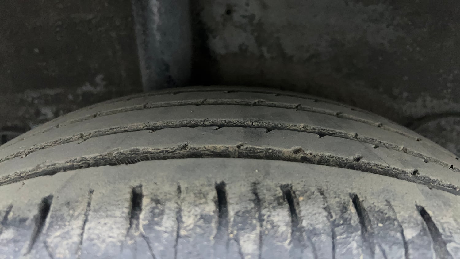 Used 2020 Kia Sonet GTX Plus 1.5 AT Diesel Automatic tyres RIGHT REAR TYRE TREAD VIEW
