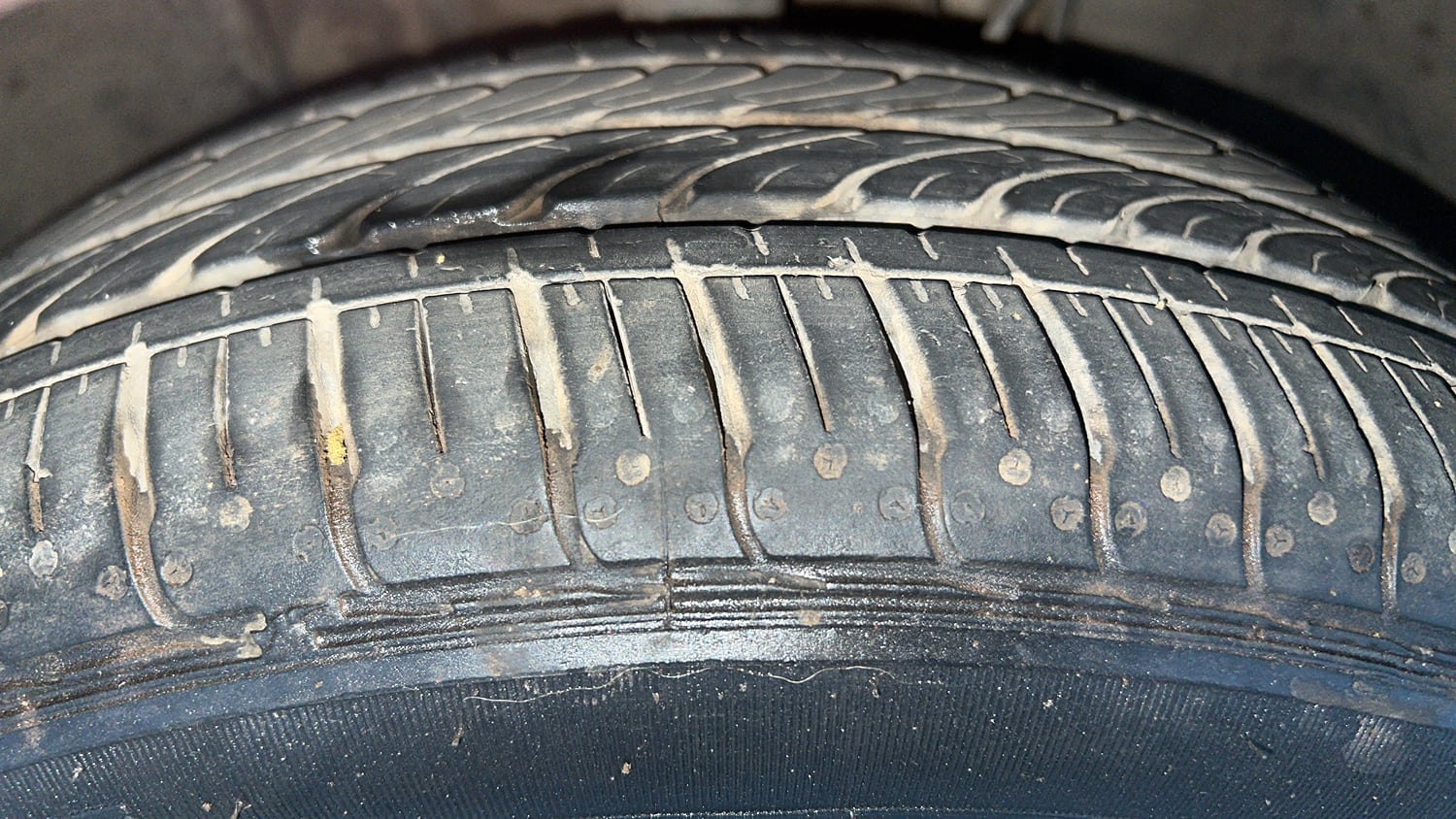 Used 2018 Tata Tigor Revotron XZA Petrol Automatic tyres RIGHT FRONT TYRE TREAD VIEW
