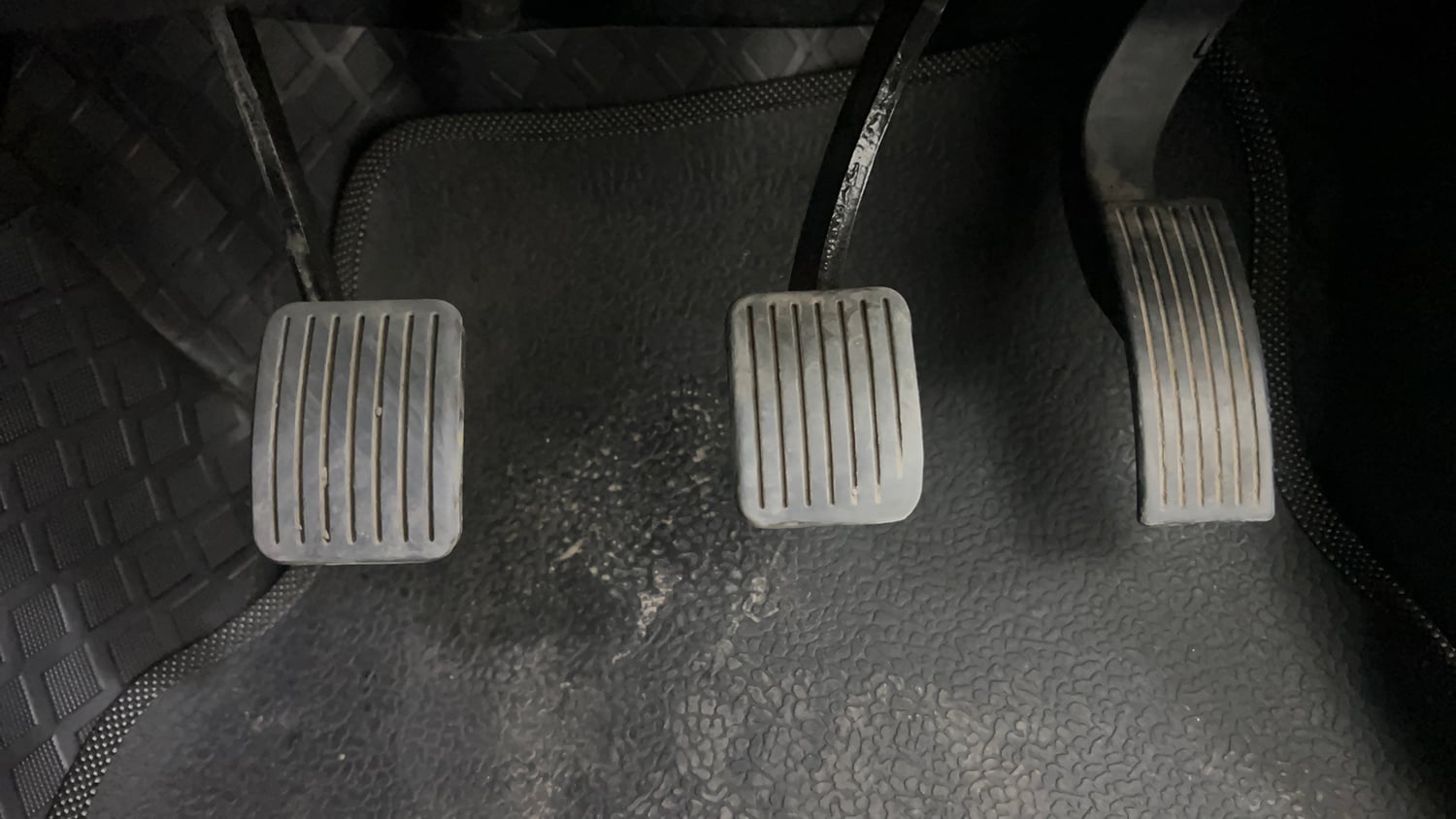 Used 2017 Hyundai Grand i10 Sportz (O) 1.2 Kappa VTVT Petrol Manual interior PEDALS VIEW