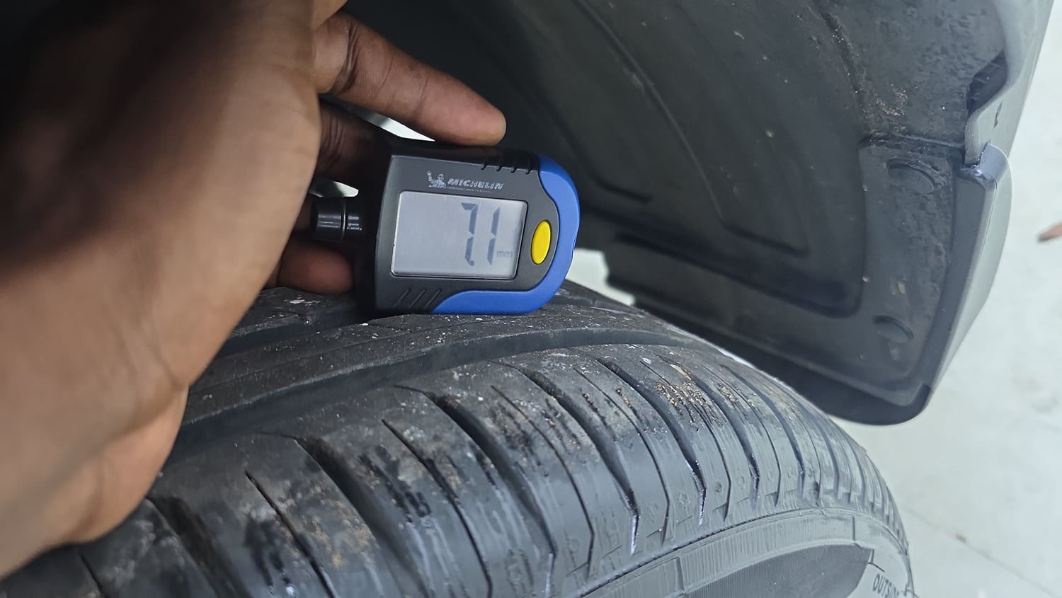Used 2022 Kia Sonet HTX 1.5 Diesel Manual tyres LEFT REAR TYRE TREAD VIEW