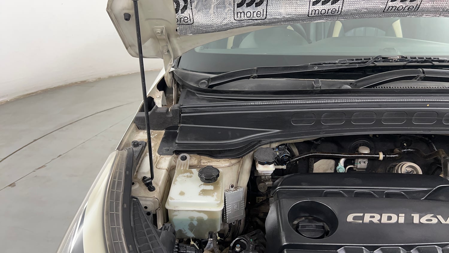 Used 2015 Hyundai Creta 1.6 SX Plus AT Diesel Automatic engine ENGINE RIGHT SIDE HINGE & APRON VIEW