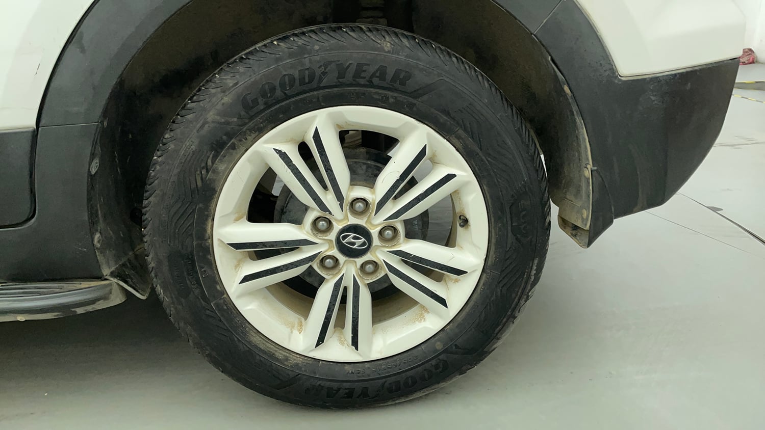 Used 2016 Hyundai Creta 1.6 SX Plus AT Diesel Automatic tyres LEFT REAR TYRE RIM VIEW
